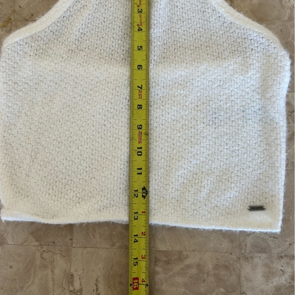 Lot of 2 Hollister Tops 1 Floral Tank Top Size S
White Halter Top Size M Juniors - Picture 11 of 12